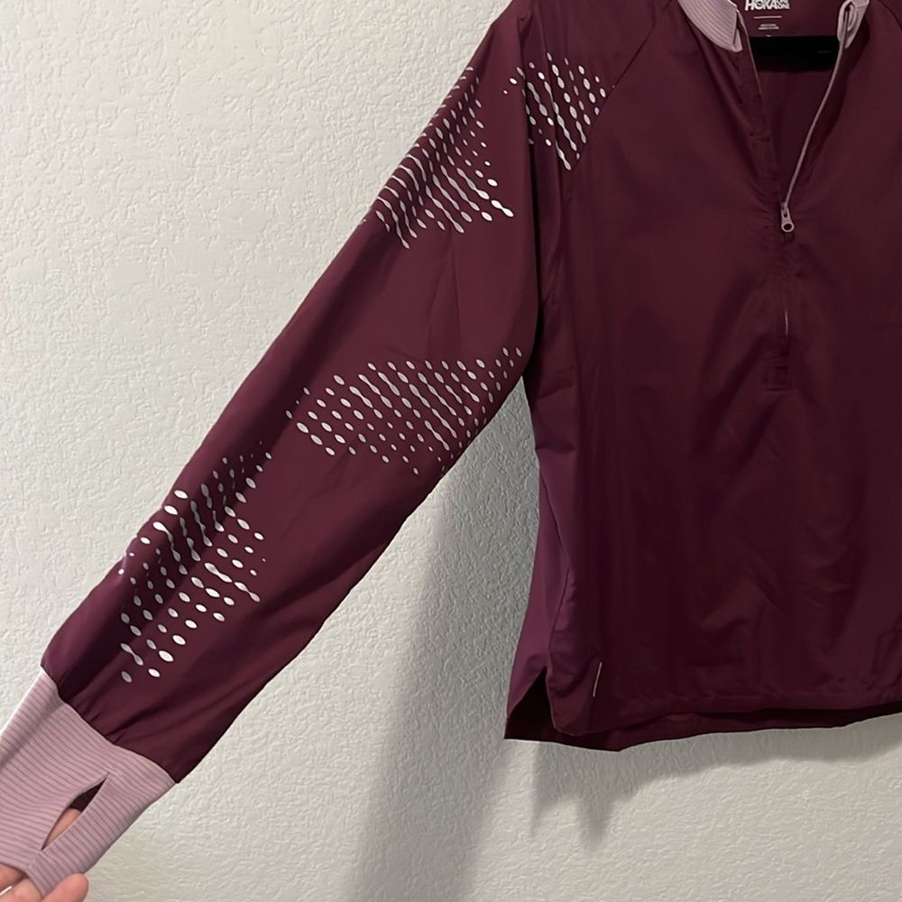 HOKA (NWOT) 1/2 Zip Wind Shell, Purple, Size M - Picture 3 of 8